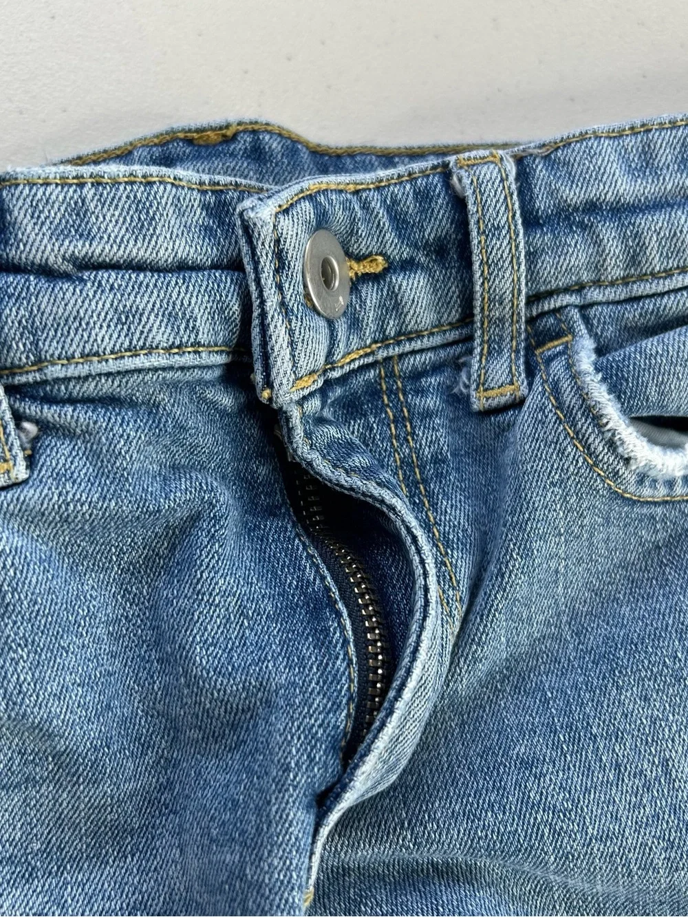 Pilcro and the Letterpress Anthropologie Slim Boyfriend Jean Shorts Womens 25 - Picture 4 of 5